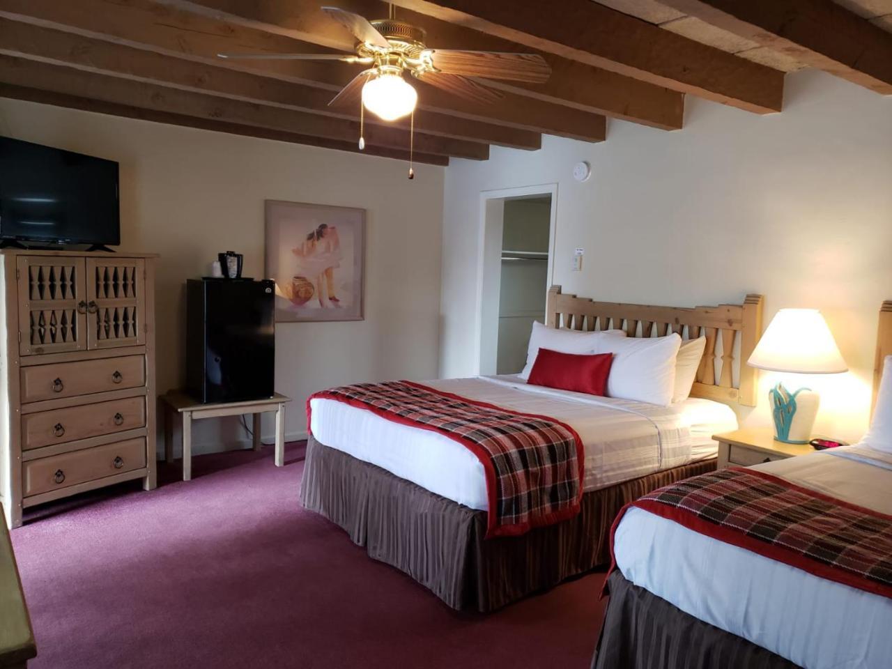 Kachina Lodge Resort And Meeting Center 陶斯 外观 照片