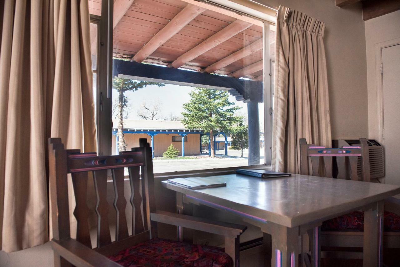 Kachina Lodge Resort And Meeting Center 陶斯 外观 照片