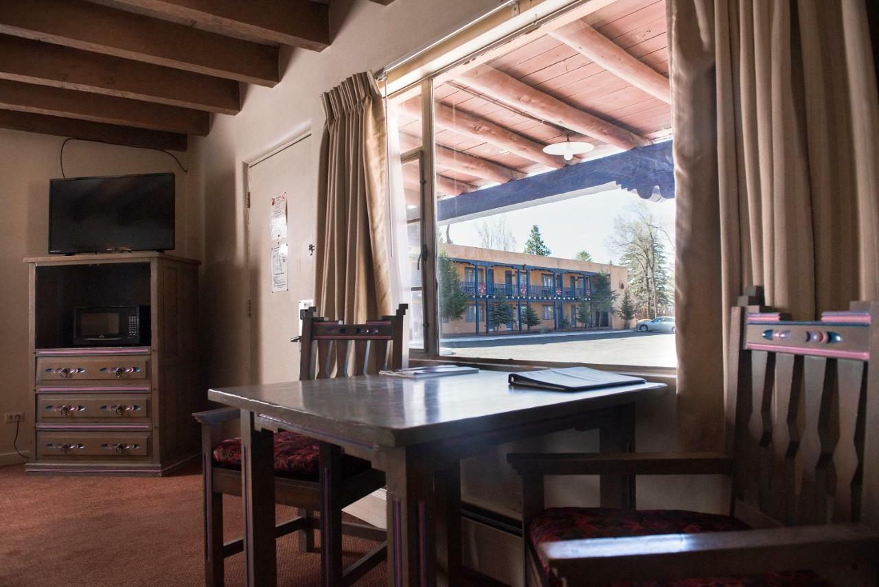Kachina Lodge Resort And Meeting Center 陶斯 外观 照片