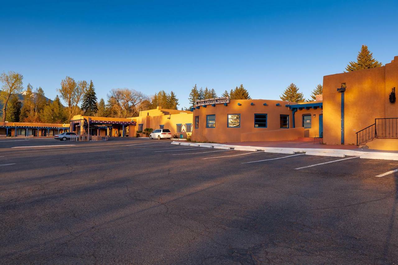 Kachina Lodge Resort And Meeting Center 陶斯 外观 照片