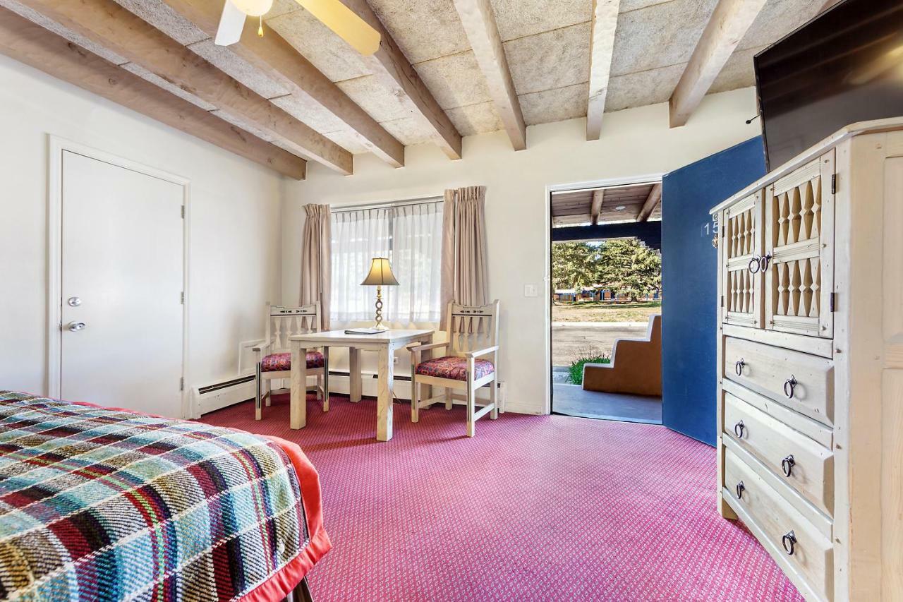 Kachina Lodge Resort And Meeting Center 陶斯 外观 照片